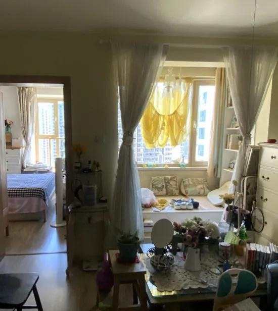 Người phụ nữ U50 sống một mình trong căn hộ 65m²: Nghỉ hưu rồi mới thấy cuộc đời nở hoa!- Ảnh 1.