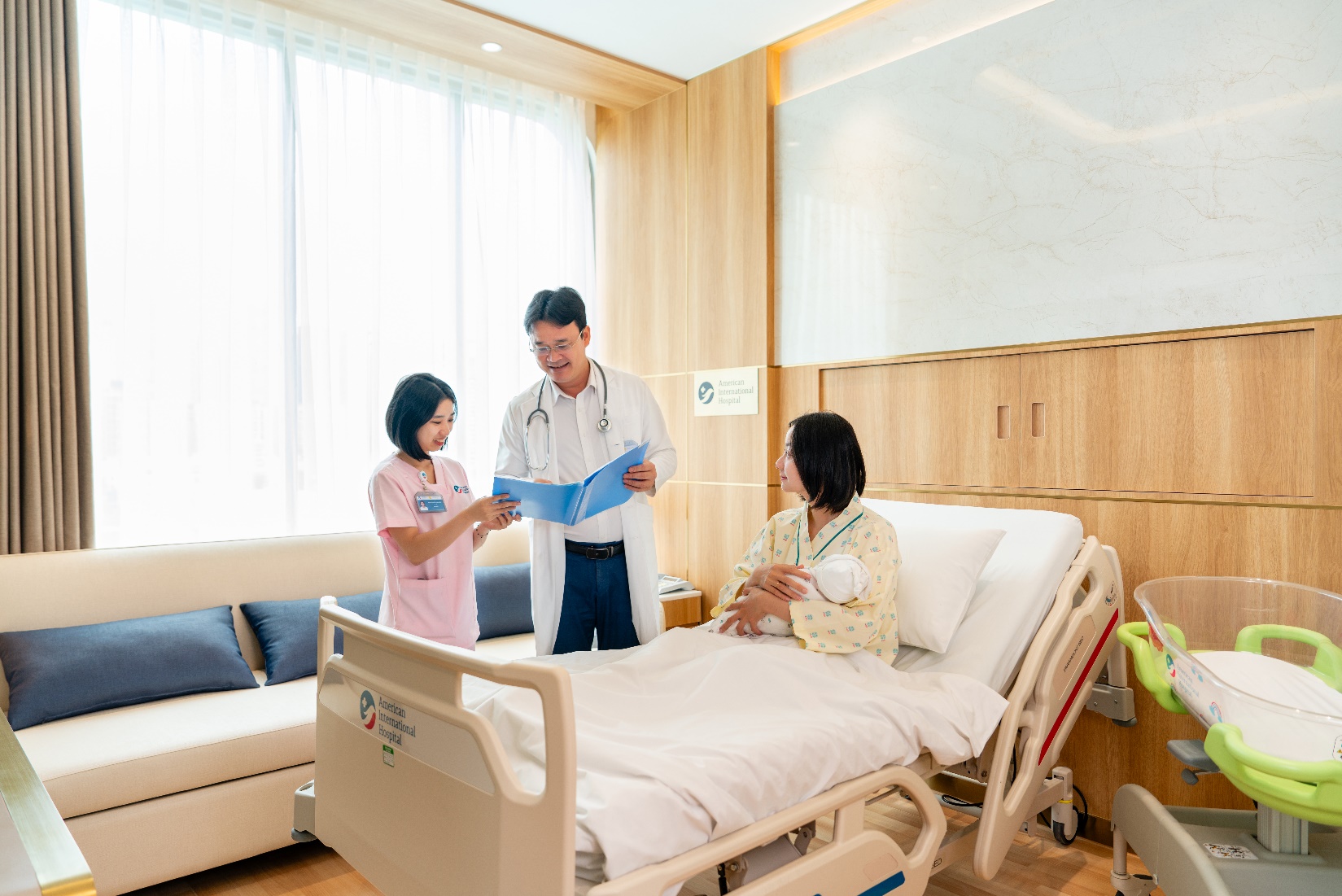 Vợ chồng diễn viên Vũ Ngọc Ánh – Anh Tài chào đón con trai tại Bệnh viện Quốc tế Mỹ (AIH)- Ảnh 4.
