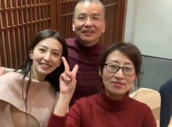 "Giảm sức mạnh của con tướng này giúp tôi": Dân mạng tuyên bố khi xem ảnh 2 mẹ con cách nhau vài chục năm- Ảnh 7.