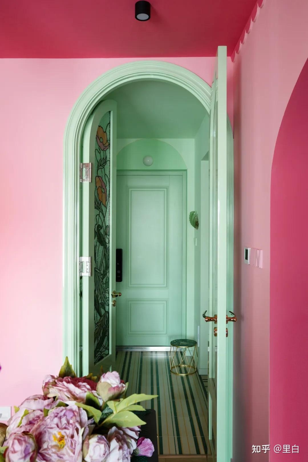 Người phụ nữ U50 sống một mình trong căn hộ 65m²: Nghỉ hưu rồi mới thấy cuộc đời nở hoa!- Ảnh 3.