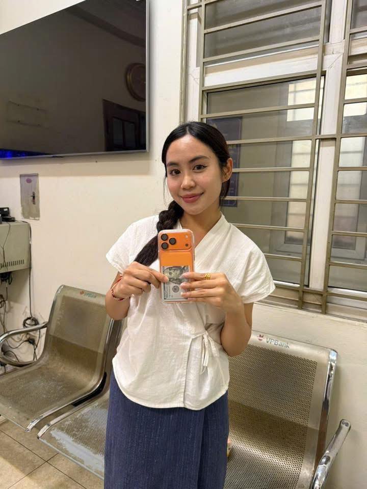 Nữ du học sinh Lào bị móc túi đã tìm lại được iPhone 17, gửi lời cảm ơn đến Công an Hà Nội- Ảnh 1.