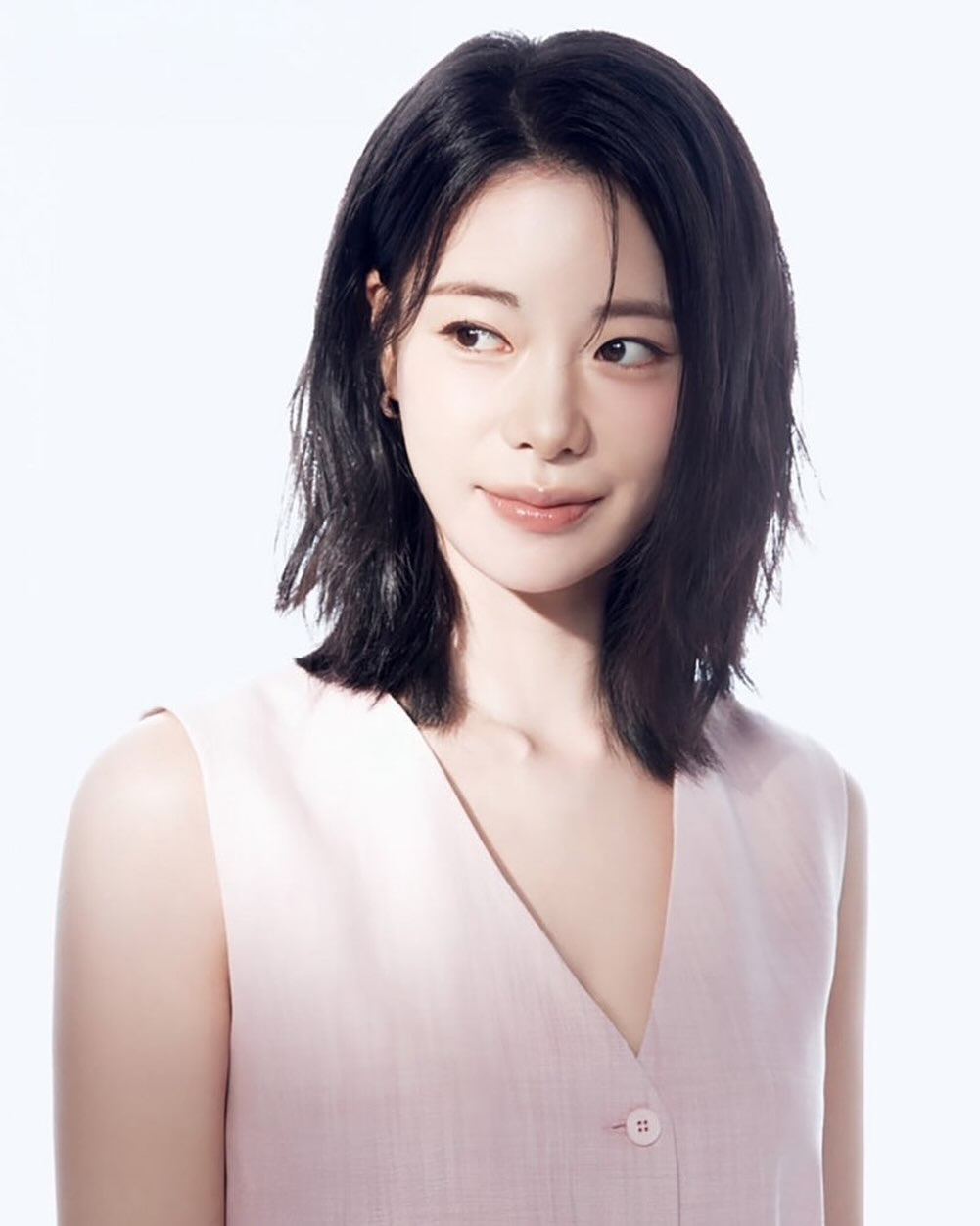 Nữ phản diện phim The Glory ở hiện tại: Cắt tóc ngắn cực trẻ xinh, style tuổi U40 tuyệt đẹp- Ảnh 4.