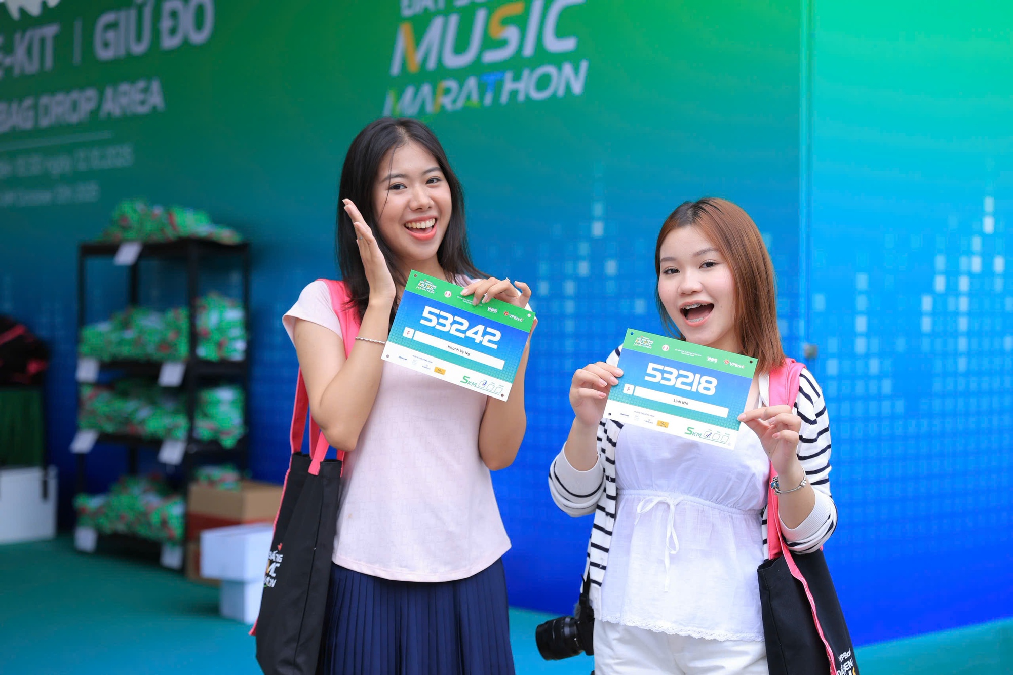 Dàn trai xinh gái đẹp nô nức “check-in” tại VPBank Đất Sen Hồng Music Marathon 2025- Ảnh 2.