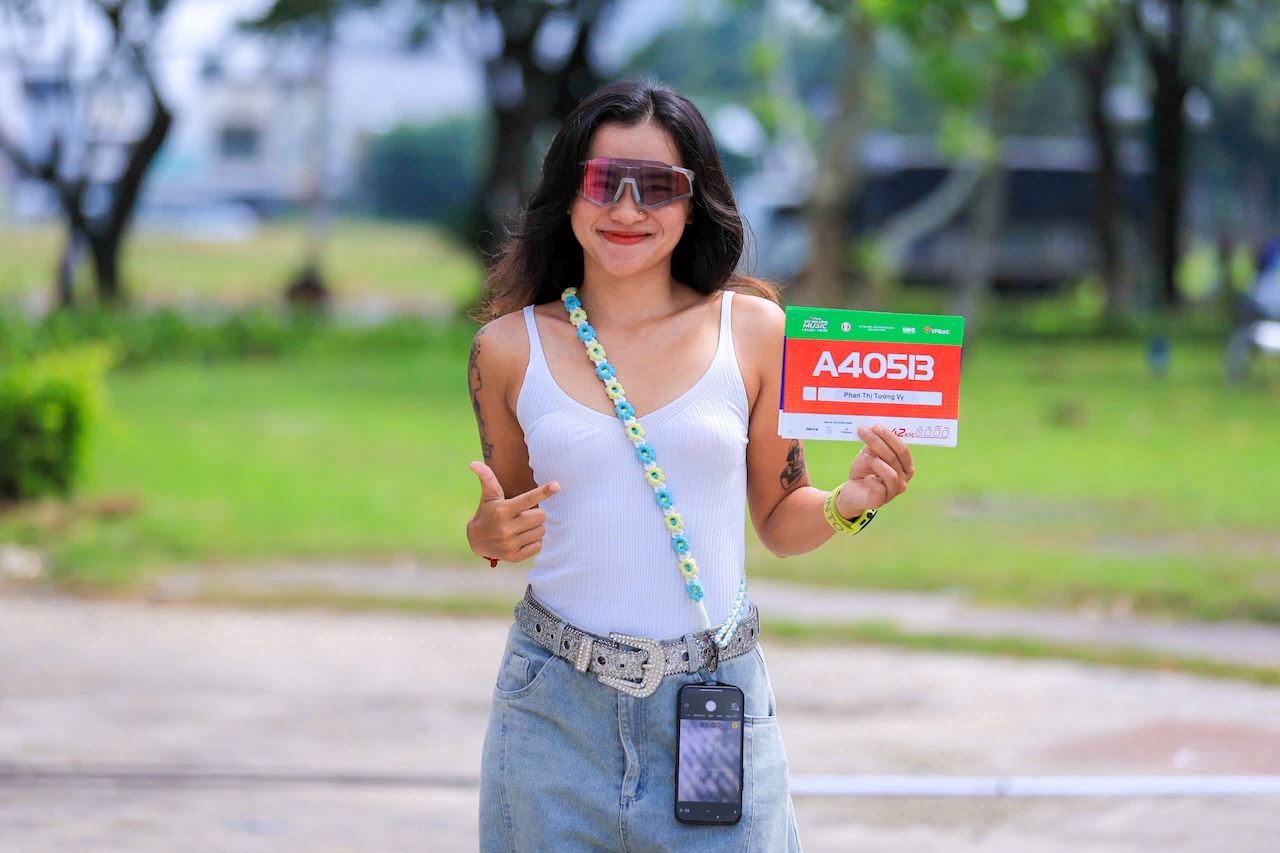 Dàn trai xinh gái đẹp nô nức “check-in” tại VPBank Đất Sen Hồng Music Marathon 2025- Ảnh 4.