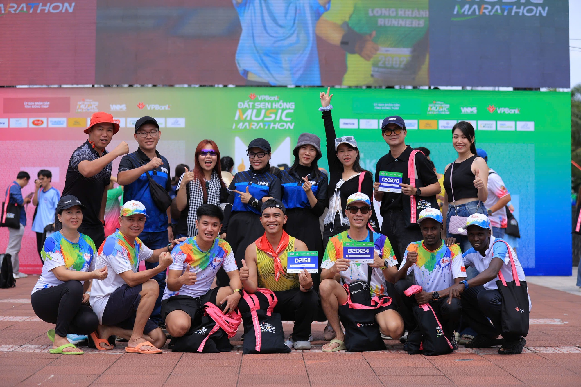 Dàn trai xinh gái đẹp nô nức “check-in” tại VPBank Đất Sen Hồng Music Marathon 2025- Ảnh 7.