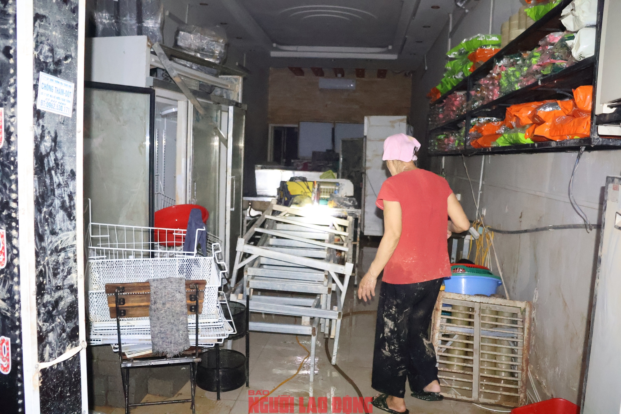 VIDEO: Nhiều tài sản, cửa hàng của người dân Thái Nguyên "chả còn gì" sau trận ngập lụt lịch sử- Ảnh 10.