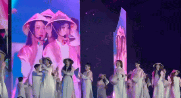 Concert Em Xinh Say Hi ở Mỹ Đình: Miu Lê đứng im như tượng, mãi mới chịu hát- Ảnh 1.