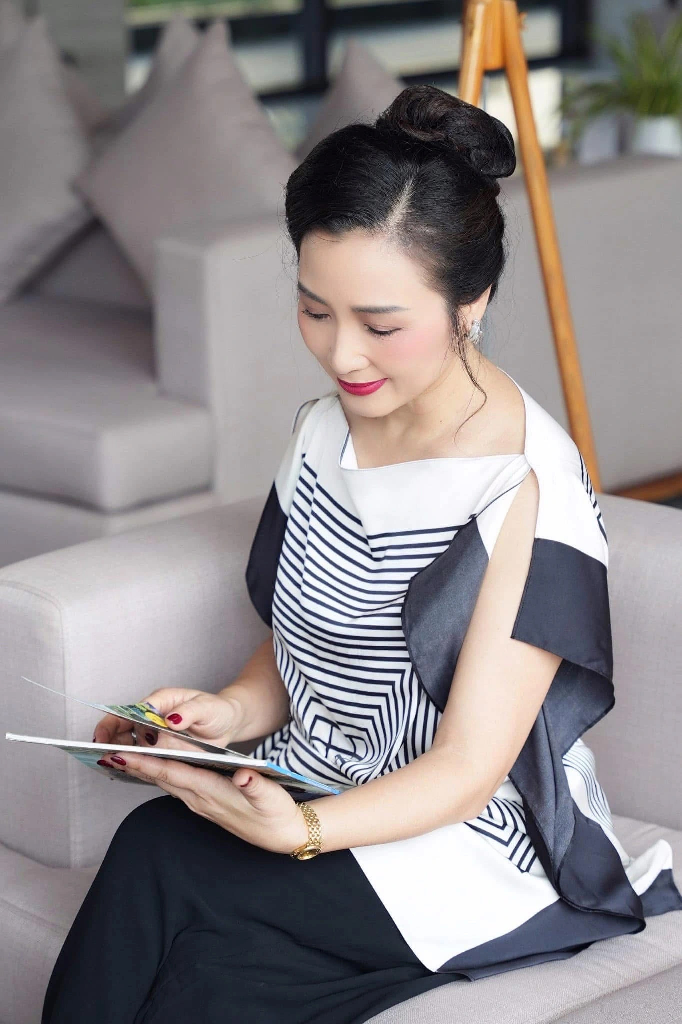 Ăn ít 1 món hàng ngày của người Việt giúp diễn viên Khánh Huyền U60 giữ dáng, trẻ lâu- Ảnh 3.