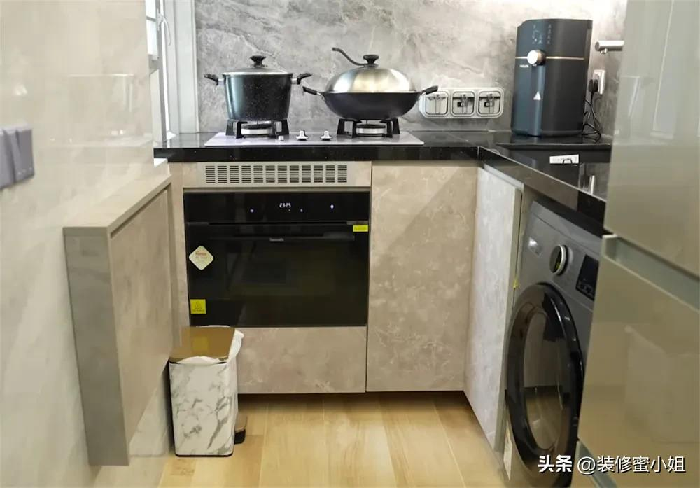 Từ căn hộ 34m², cặp vợ chồng khéo cải tạo thành nhà hai phòng ngủ, ai xem cũng thốt lên: “Không thể tin nổi!”- Ảnh 16.