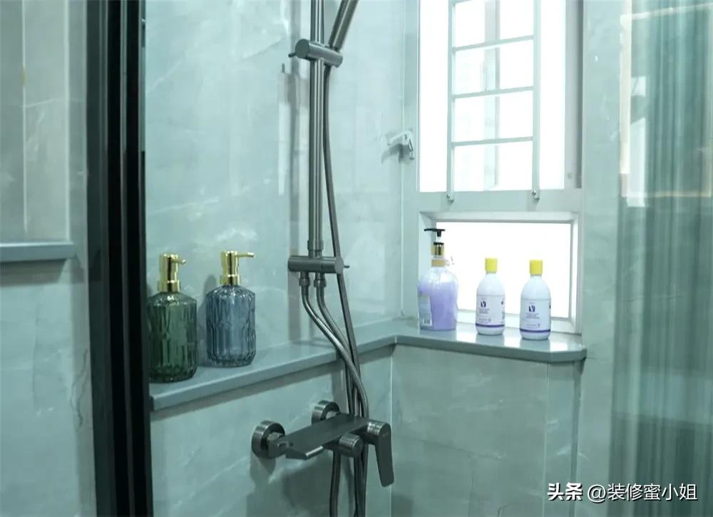 Từ căn hộ 34m², cặp vợ chồng khéo cải tạo thành nhà hai phòng ngủ, ai xem cũng thốt lên: “Không thể tin nổi!”- Ảnh 19.