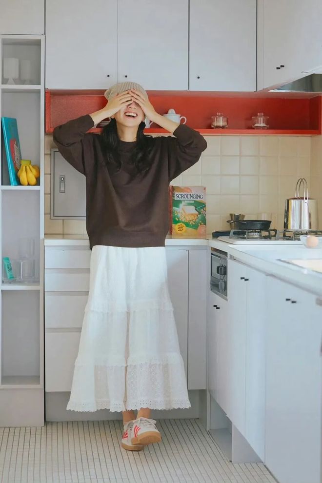 Mặc áo nỉ sao cho sang: 4 kiểu cơ bản biến hóa 50 diện mạo, vừa trẻ trung lại cực kỳ thoải mái- Ảnh 18.