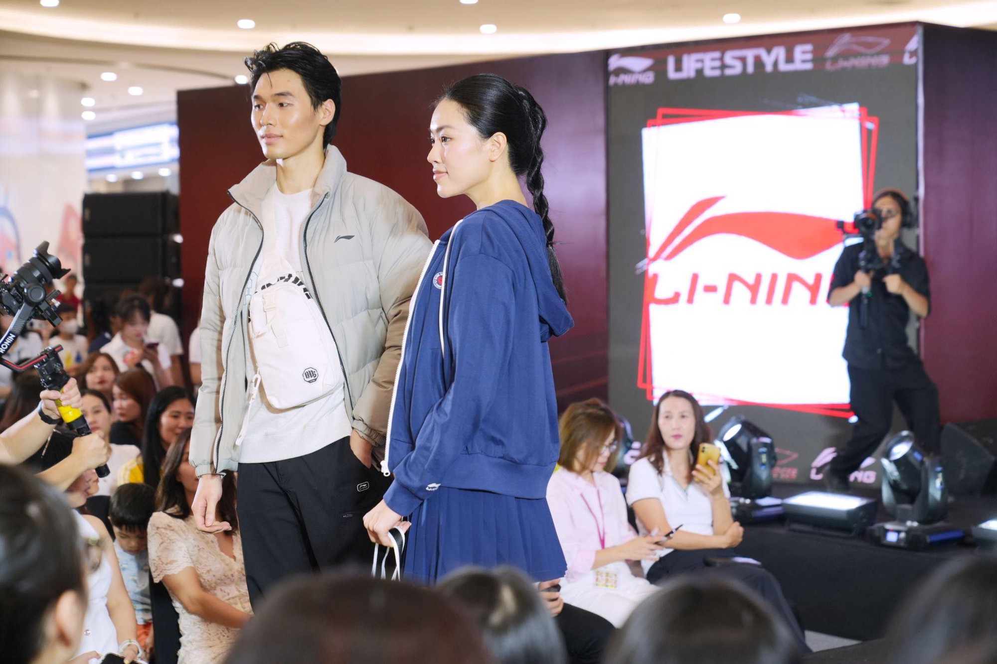 Isaac xuất hiện bùng nổ trong đêm Fashion Show - khi thời trang, thể thao và âm nhạc hòa chung nhịp thở- Ảnh 4.