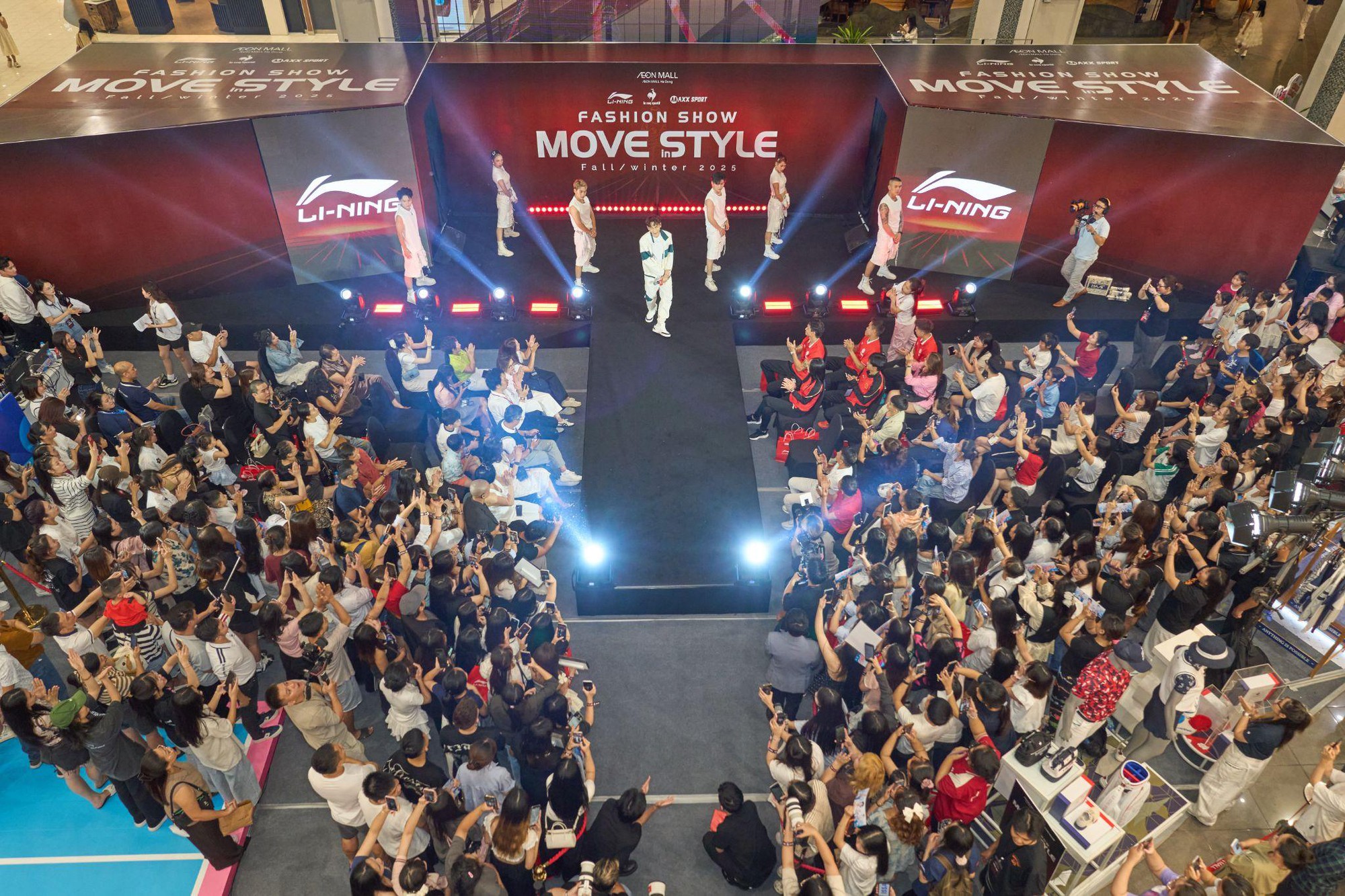 Isaac xuất hiện bùng nổ trong đêm Fashion Show - khi thời trang, thể thao và âm nhạc hòa chung nhịp thở- Ảnh 6.