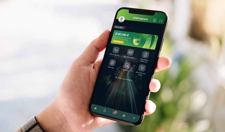 Thông tin người dùng Vietcombank bằng điện thoại phải biết, nhất là ai dùng iPhone- Ảnh 1.