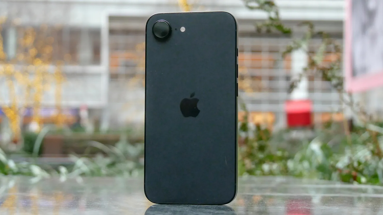 Giá rẻ gần 10 triệu đồng, đây là những chiếc iPhone mạnh không kém iPhone 17- Ảnh 3.
