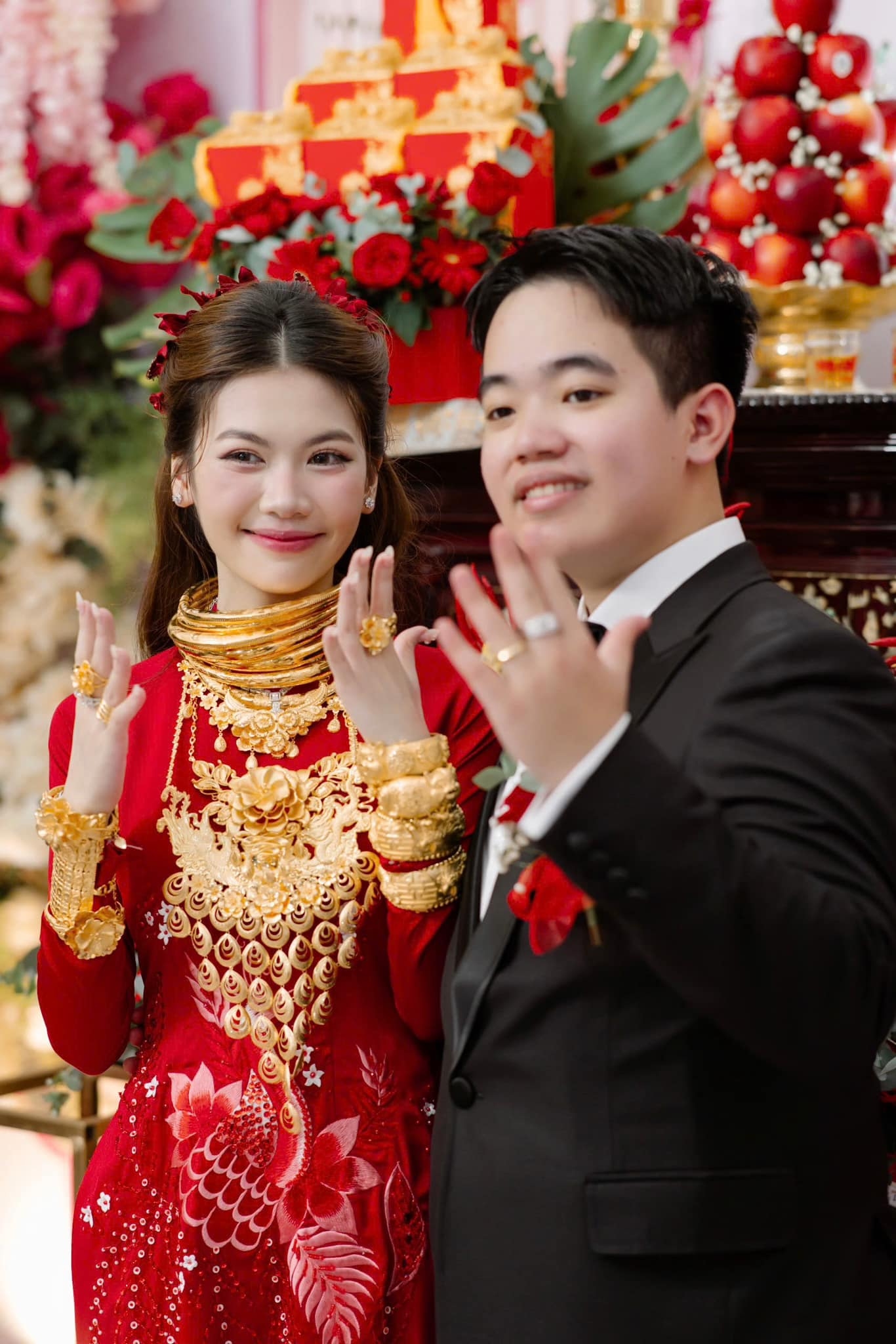 Vũ trụ con nhà giàu miền Tây “đem vàng của bố mẹ lên mạng bán”- Ảnh 13.