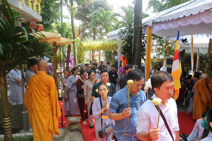Hàng ngàn tăng ni, Phật tử viếng Trưởng lão Hòa thượng Thích Trí Tịnh nhập tháp- Ảnh 3.