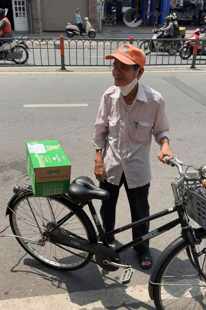 Những câu chuyện ấm tình đồng bào trong đợt lũ lụt ở miền Bắc- Ảnh 9.