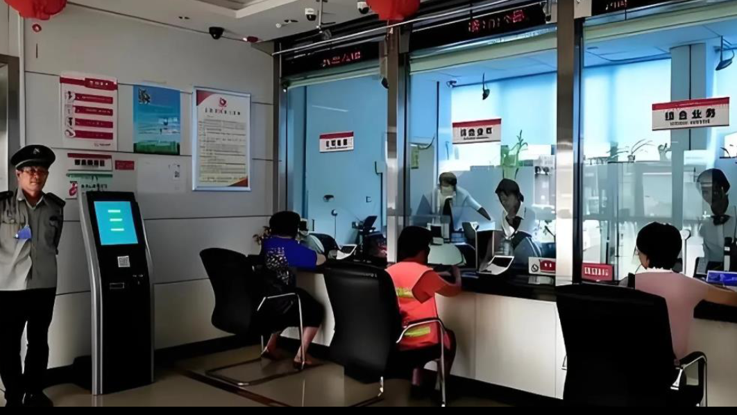 Người phụ nữ gửi tiết kiệm hơn 33 tỷ đồng với lãi suất 40%/năm, 6 tháng sau số dư chỉ còn 259 triệu nhưng toà án khẳng định: “Ngân hàng không phải đền tiền”- Ảnh 1.