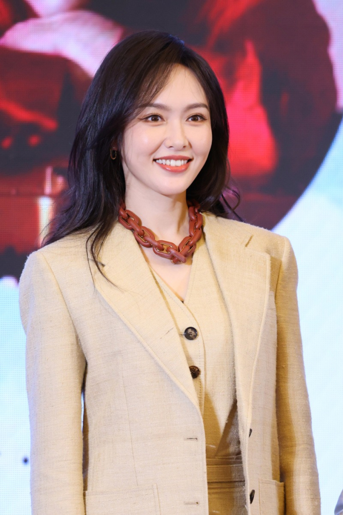 Nữ thần visual có đôi chân cực phẩm nhất nhì showbiz, ít khi hát những đã cất giọng thì bao lụy tim- Ảnh 7.