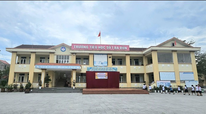 Yêu cầu kiểm điểm vụ bữa ăn "đạm bạc" của học sinh gây xôn xao dư luận- Ảnh 2.