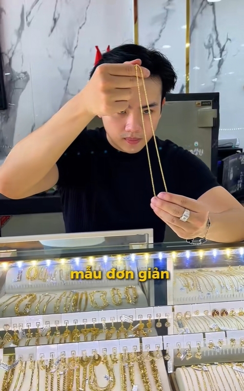 Vũ trụ con nhà giàu miền Tây “đem vàng của bố mẹ lên mạng bán”- Ảnh 3.