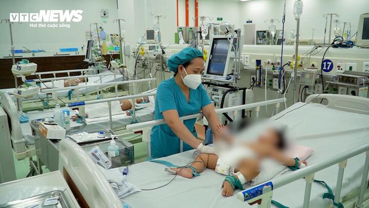 TP.HCM gia tăng các bệnh truyền nhiễm, nguy cơ dịch chồng dịch- Ảnh 1.