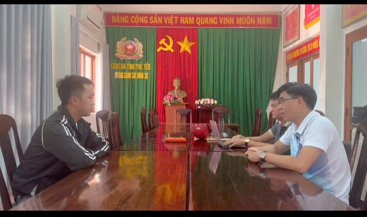 Vừa lãnh lương đã tiêu sạch, sợ vợ la, gã trai đi cướp điện thoại- Ảnh 1.
