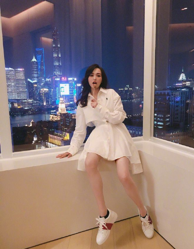 Nữ thần visual có đôi chân cực phẩm nhất nhì showbiz, ít khi hát những đã cất giọng thì bao lụy tim- Ảnh 8.