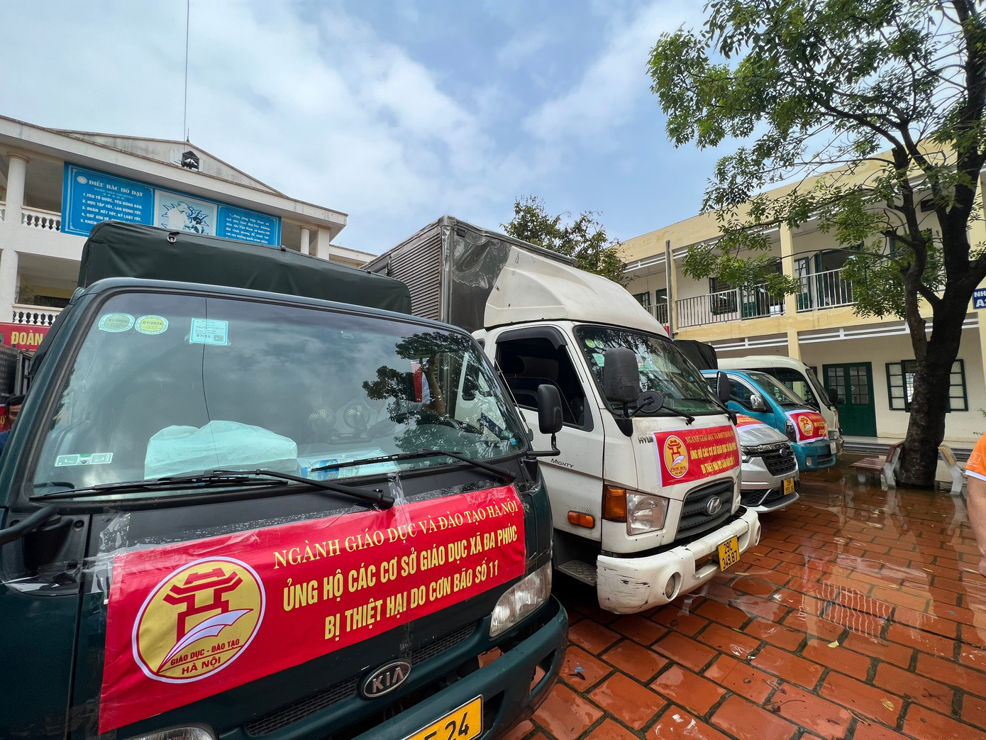 Hà Nội: Nhiều học sinh vẫn phải dùng thuyền đi học- Ảnh 4.