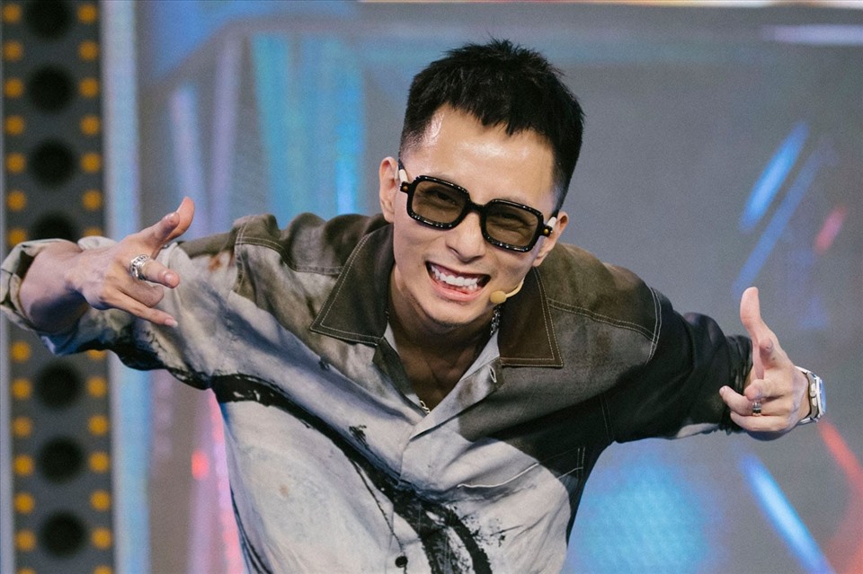 Rhymastic gọi quán quân Rap Việt là 