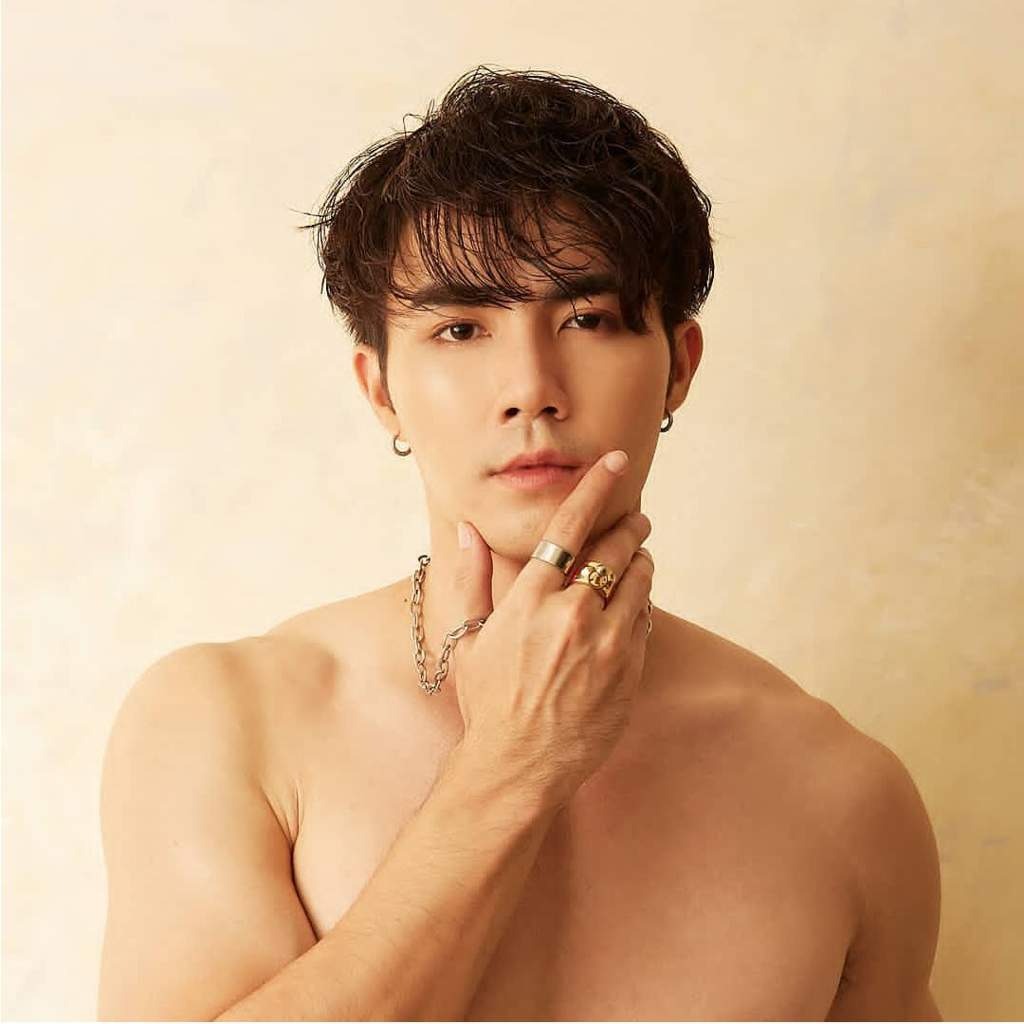 Cặp nam diễn viên 2K1 và 92 