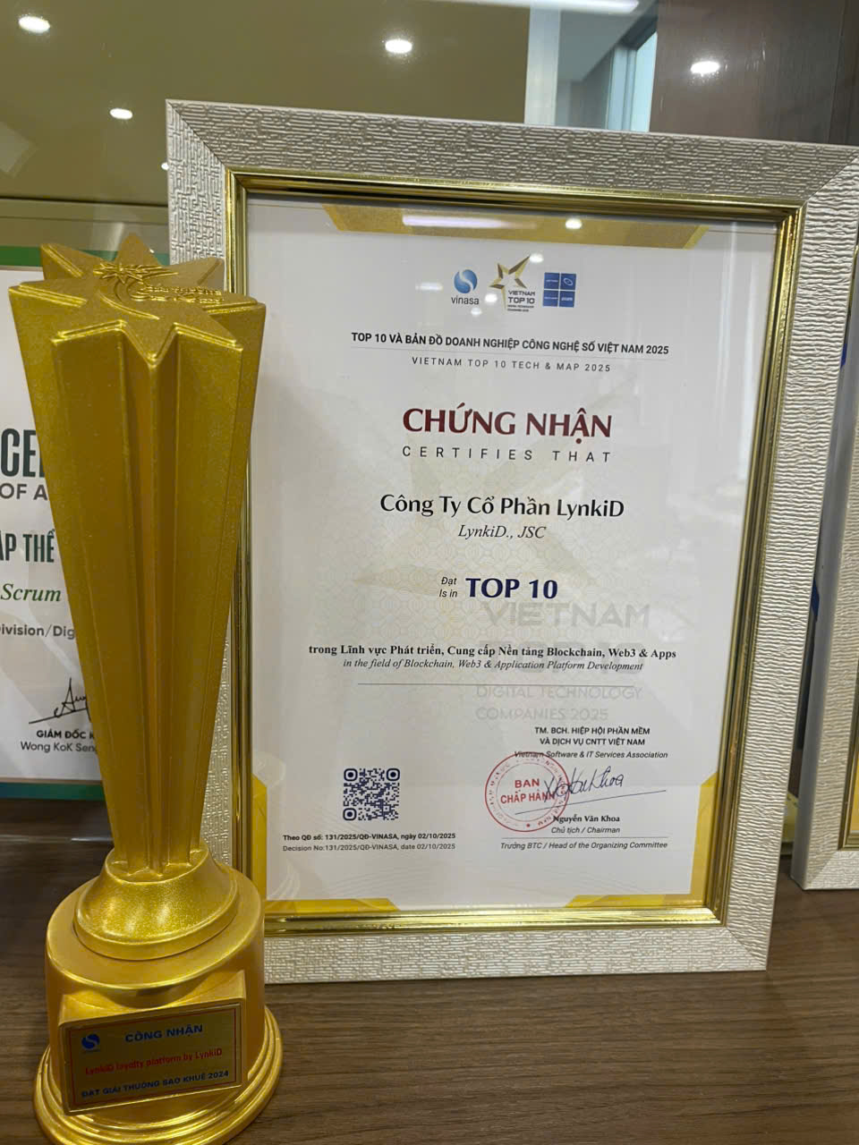 LynkiD lập cú hattrick 3 hạng mục “Top 10 Doanh nghiệp Công nghệ số xuất sắc Việt Nam 2025”- Ảnh 2.