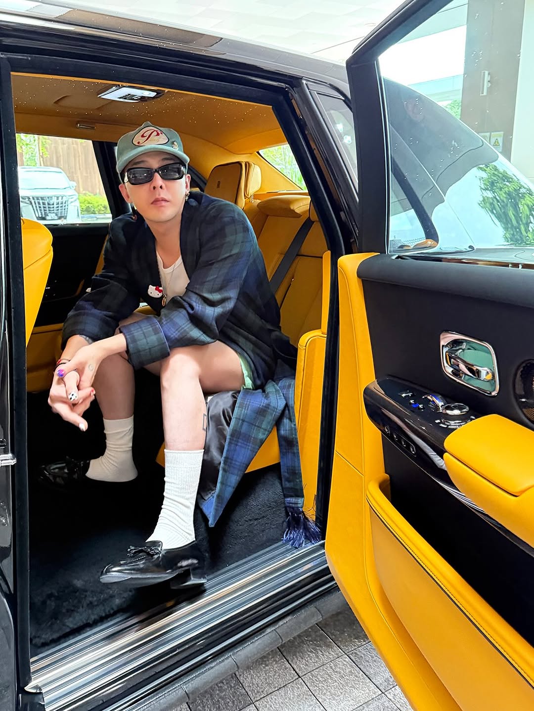 G-Dragon liên tục gây "bão mạng"- Ảnh 5.