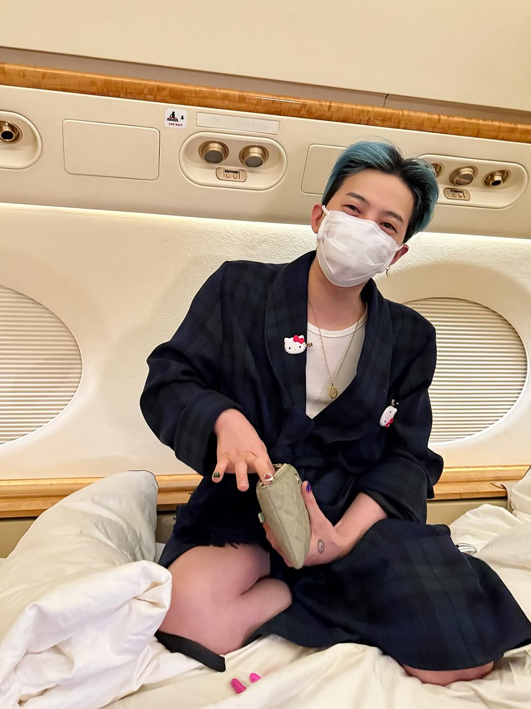 G-Dragon liên tục gây "bão mạng"- Ảnh 2.