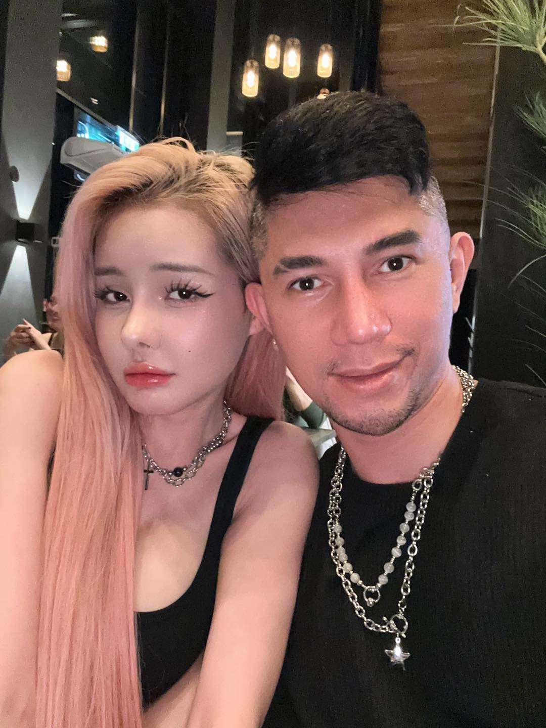 Nam ca sĩ hạng A hết thời “ăn bám” Ngân 98 là ai?- Ảnh 1.
