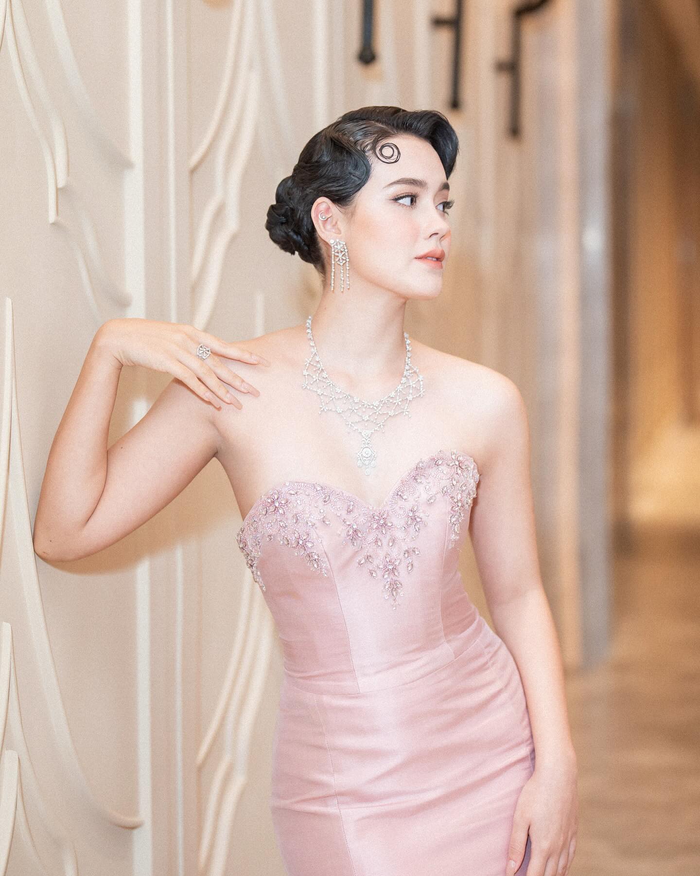 Chỉ cần lên đồ gợi cảm là mỹ nhân này khiến vạn người say mê: Đẹp không để đâu cho hết, sợ lụy đừng dính vào- Ảnh 8.