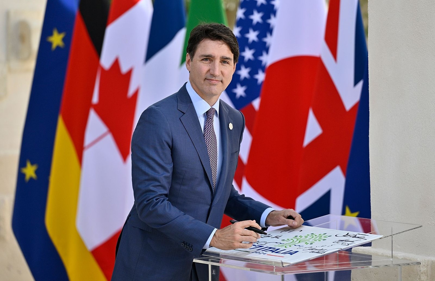 Chân dung cựu Thủ tướng Canada giờ là bạn trai Katy Perry- Ảnh 5. Chân dung cựu Thủ tướng Canada giờ là bạn trai Katy Perry- Ảnh 5.