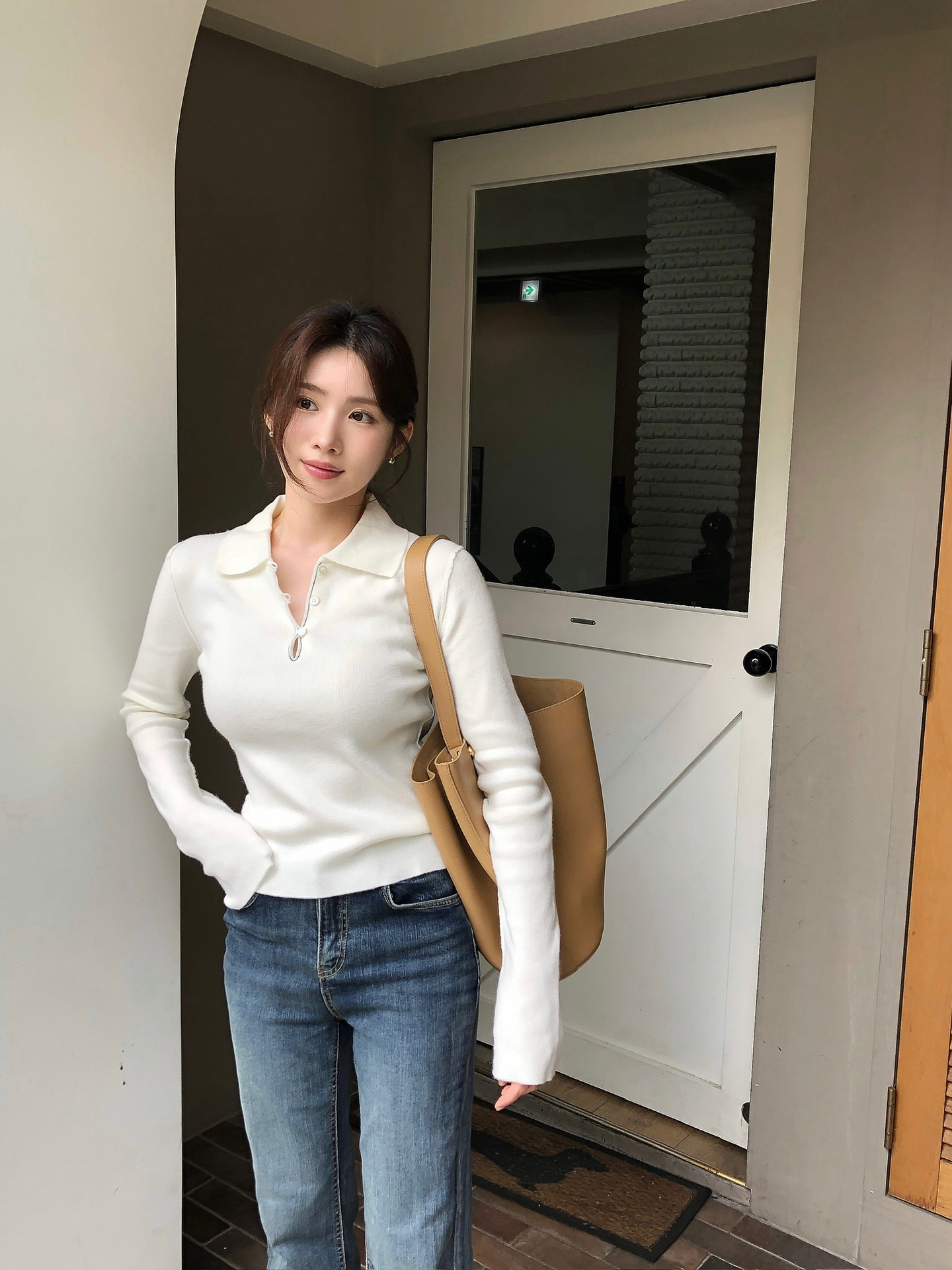 Chăm diện 4 item ôm dáng này, bạn sẽ được khen sành điệu hơn nhiều so với khi mặc đồ rộng- Ảnh 1.