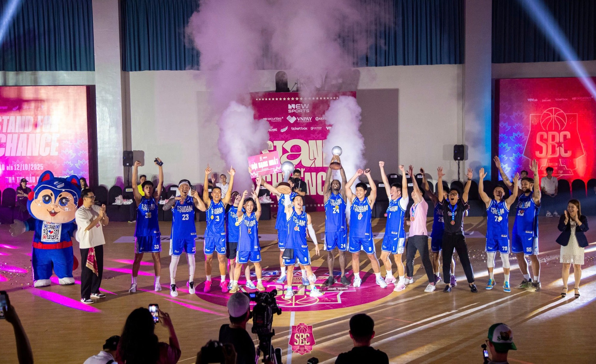 Quán quân Rap Việt Seachains trình diễn bùng nổ tại chung kết Saigon Pro-am Basketball Cup 2025- Ảnh 3.