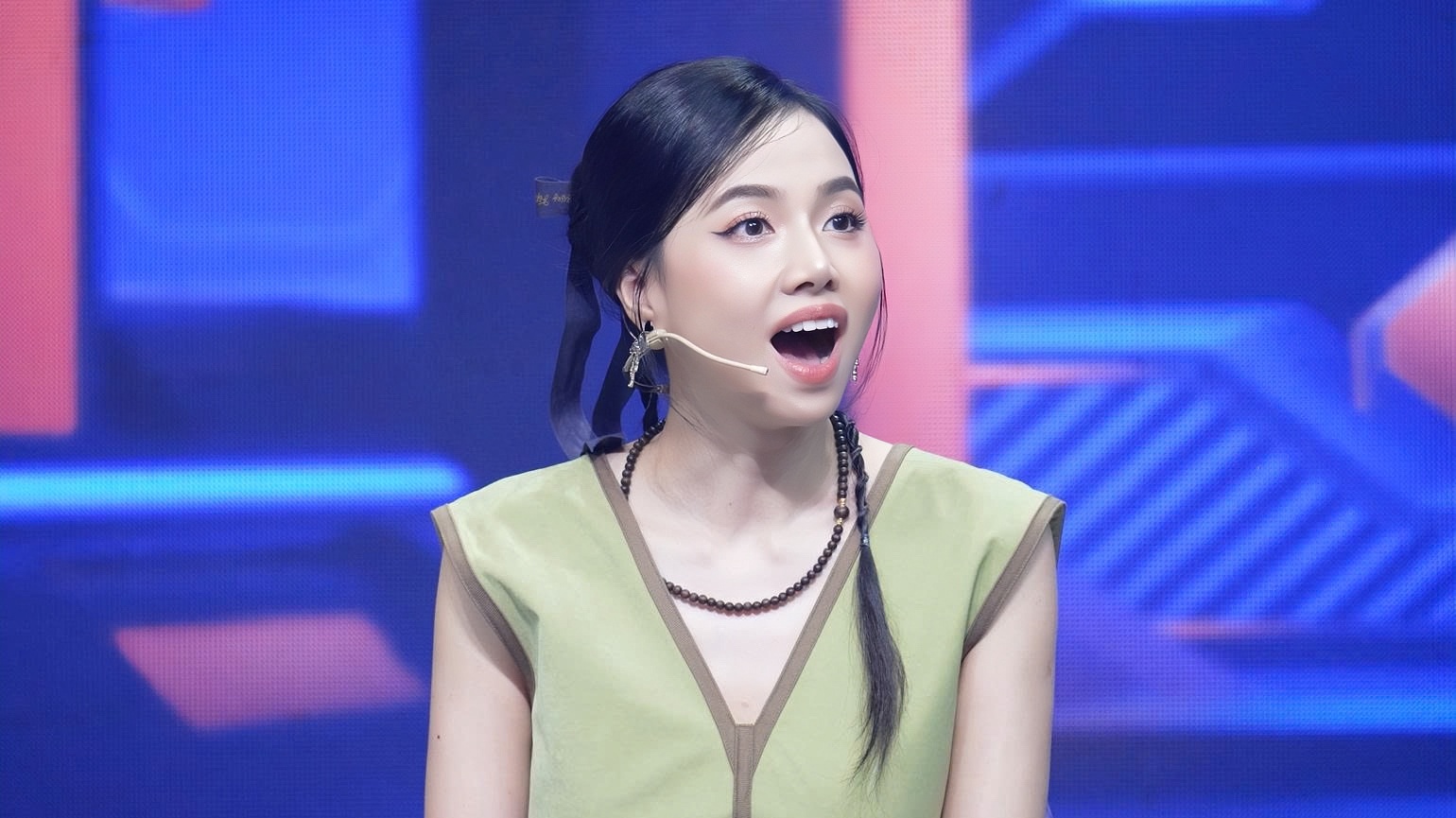 Trấn Thành sững sờ trước 1 nhân vật giống Hari Won đến khó tin- Ảnh 7.