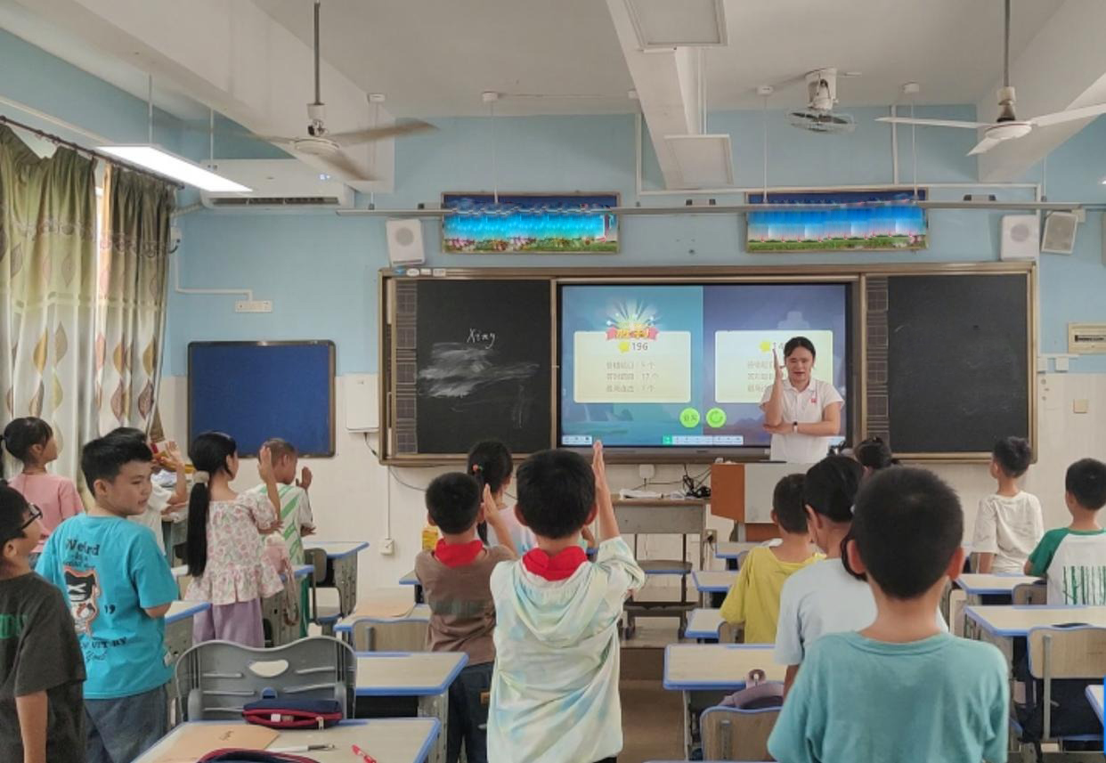 Cậu bé lớp 3 được 1,29 triệu người lạ bầu làm lớp trưởng: Cuộc bình chọn khó tin nhất MXH!- Ảnh 2.