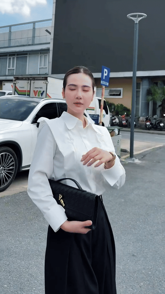 Huyền Lizzie là diễn viên giờ vàng mặc đồ công sở đẹp nhất- Ảnh 2.