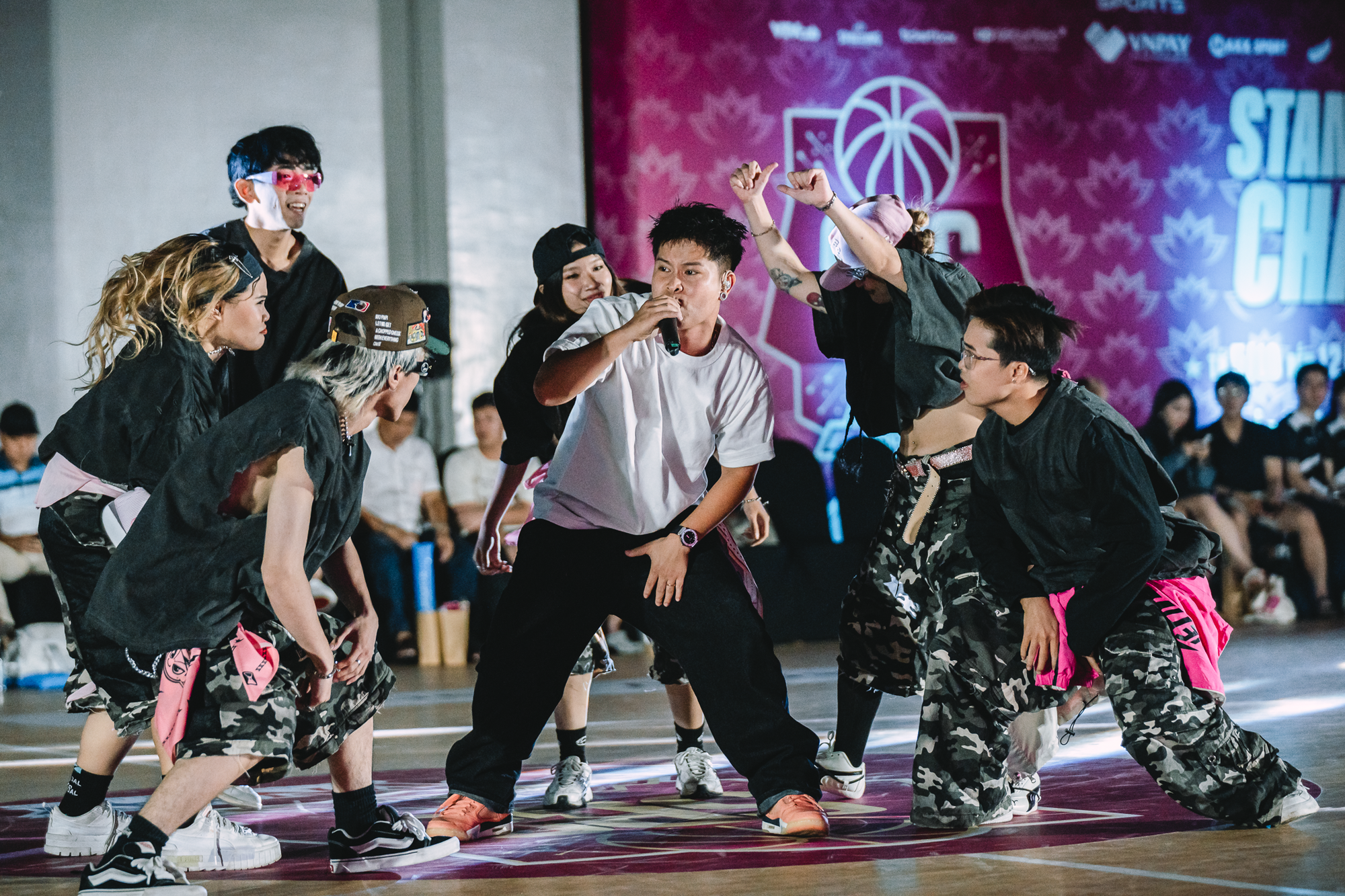 Quán quân Rap Việt Seachains trình diễn bùng nổ tại chung kết Saigon Pro-am Basketball Cup 2025- Ảnh 2.