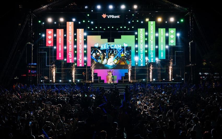 ISAAC, MONO bùng nổ tại đêm nhạc Prime Night - VPBank Đất Sen Hồng Music Marathon 2025- Ảnh 1.