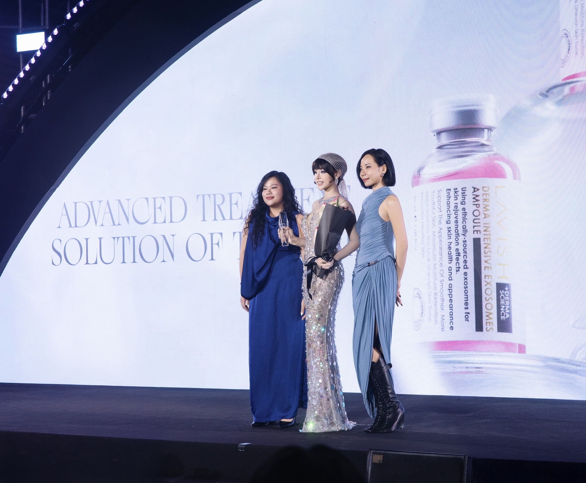 Lavish “rinh” giải thưởng tại L’officiel Beauty Choice Awards 2025 với siêu phẩm thế hệ mới- Ảnh 1.