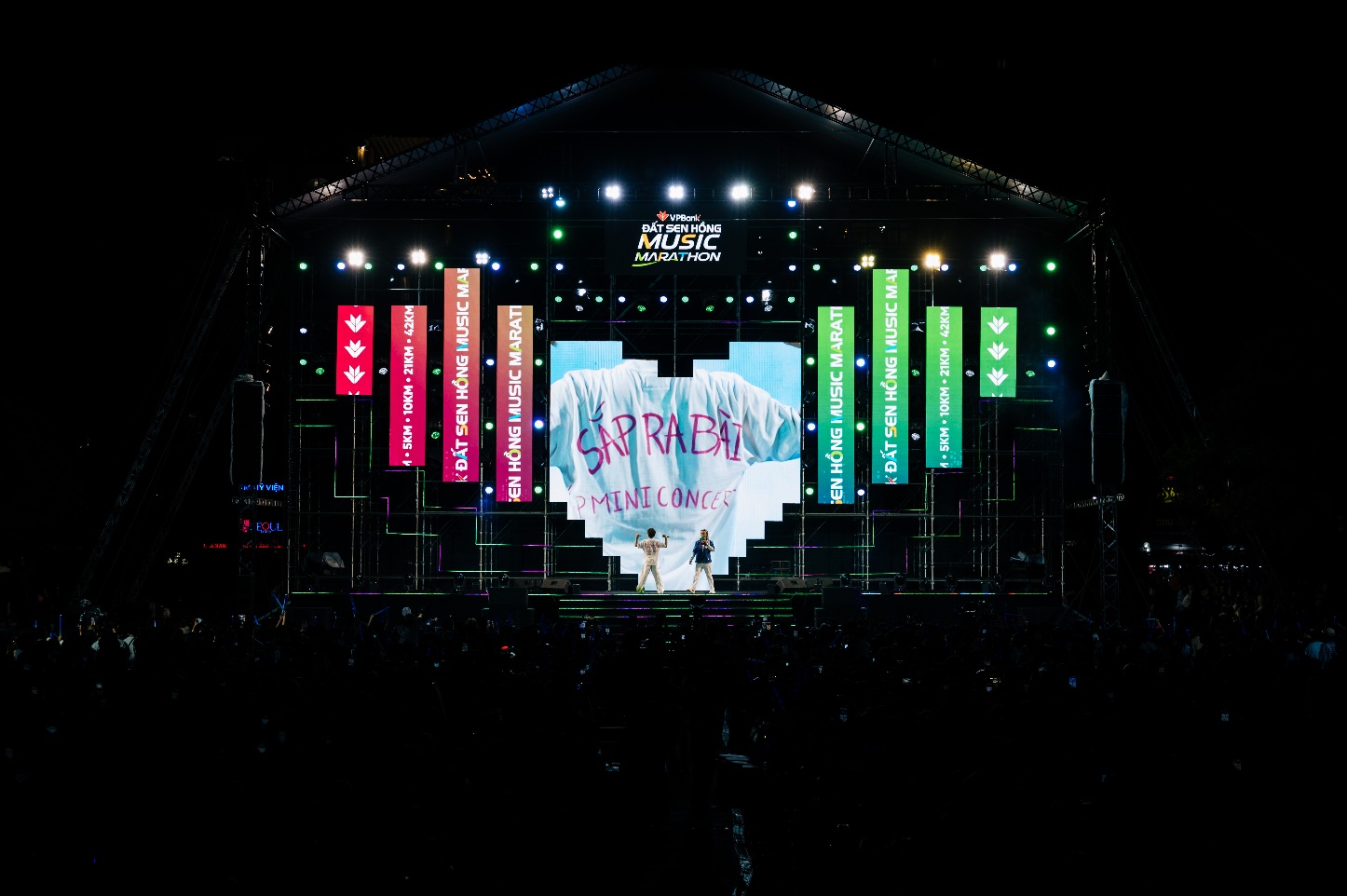 ISAAC, MONO bùng nổ tại đêm nhạc Prime Night - VPBank Đất Sen Hồng Music Marathon 2025- Ảnh 10.