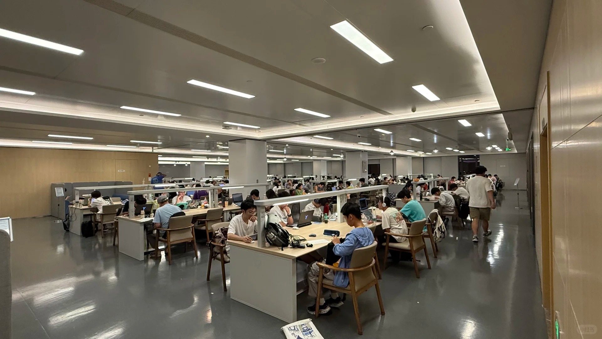 Bức ảnh khiến ai xem xong phải đặt ngay điện thoại xuống- Ảnh 1.