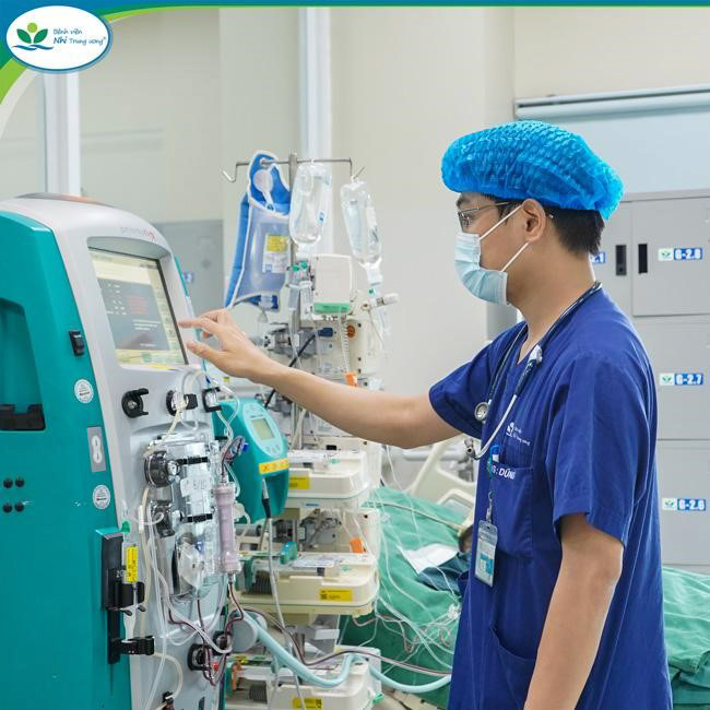 Hà Nội: Hai bé song sinh 19 tháng tuổi tử vong do ngã xuống ao- Ảnh 1.