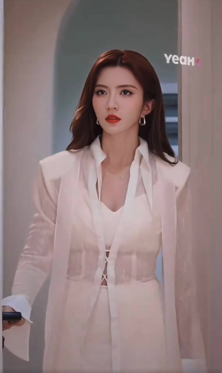 Màn ảnh Việt mới có 1 tiểu thư tài phiệt, mặc đẹp còn được so với Triệu Lộ Tư- Ảnh 2.